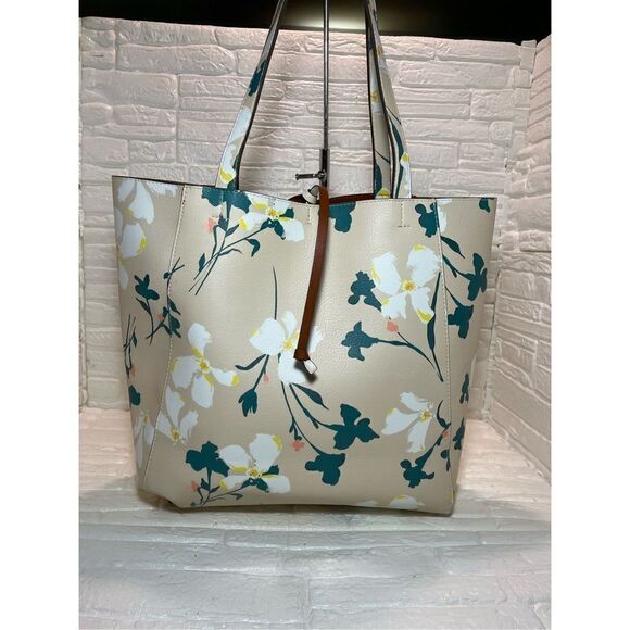 Beautiful Floral large Tote Target - Picture 2 of 7